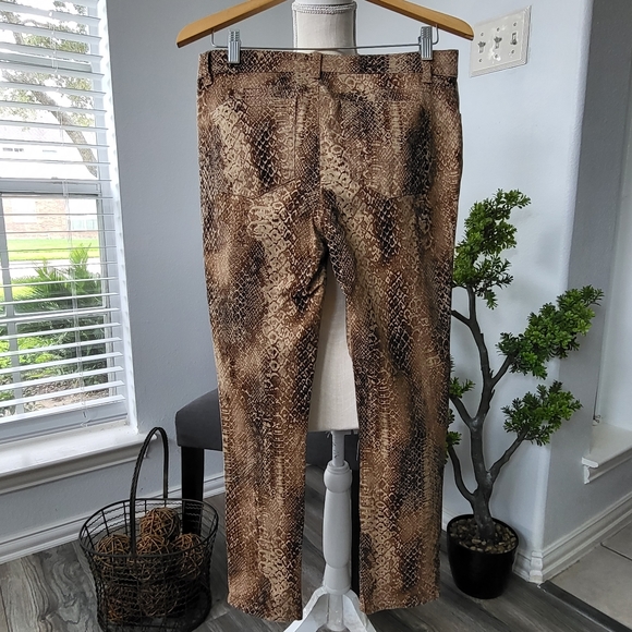 Lauren Ralph Lauren Snake Print Pants - Picture 5 of 11